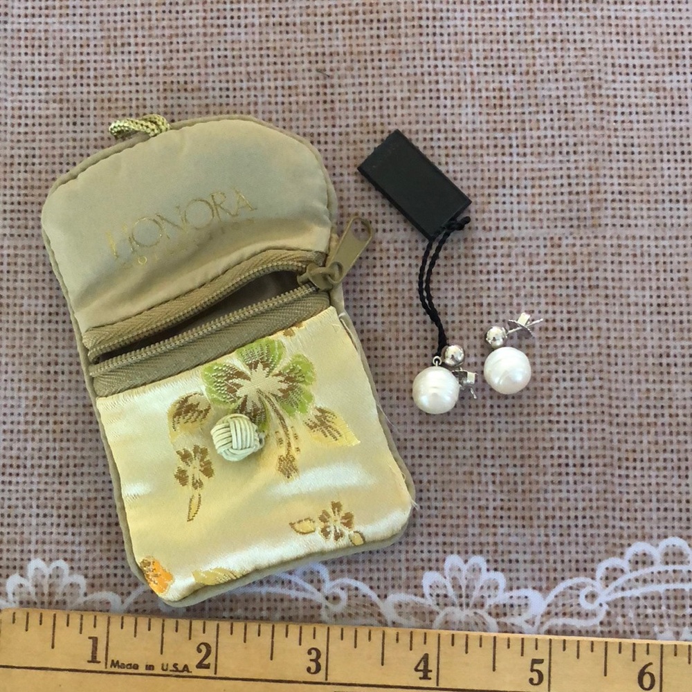 Honora Freshwater pearl earrings white